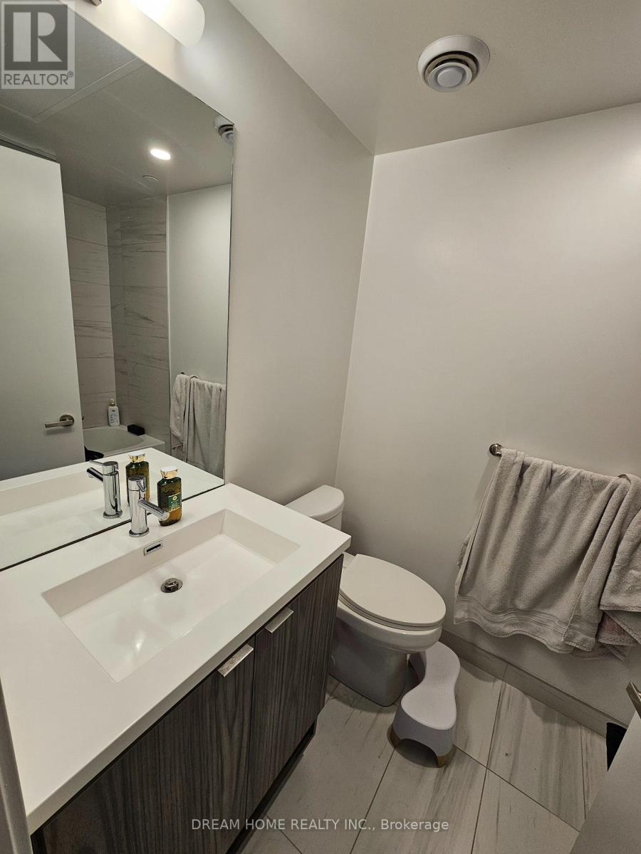 5806 - 55 Cooper Street, Toronto, Ontario  M5E 0G1 - Photo 2 - C12728026