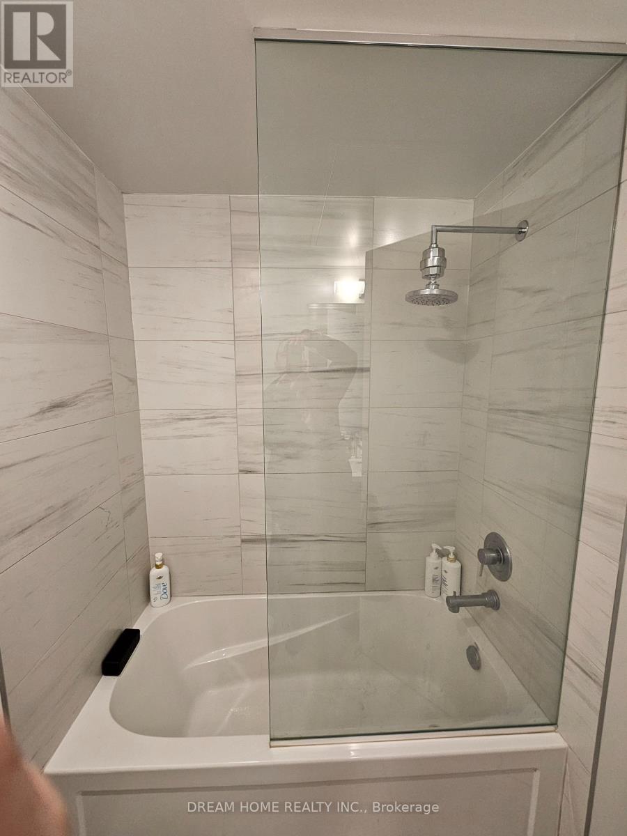 5806 - 55 Cooper Street, Toronto, Ontario  M5E 0G1 - Photo 3 - C12728026