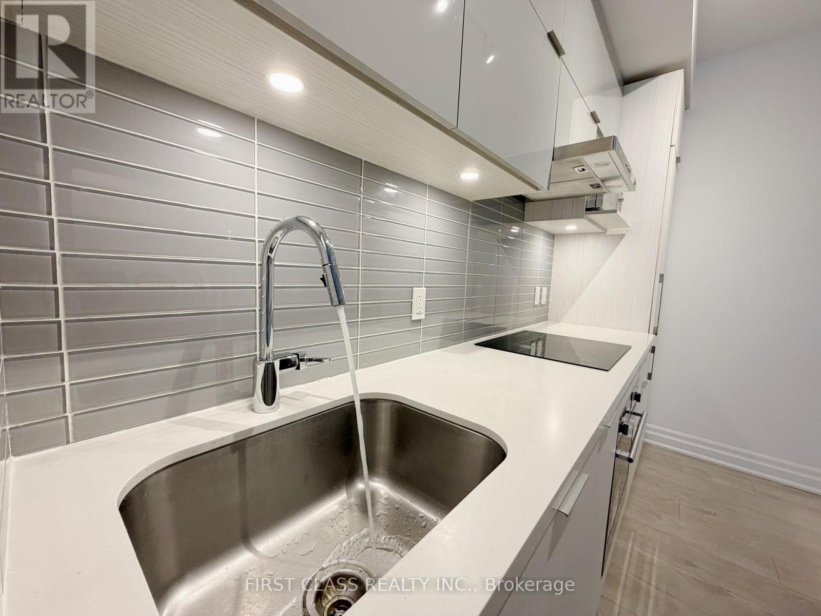 1102 - 8 Rouge Valley Drive W, Markham, Ontario  L6G 0G8 - Photo 4 - N12728032