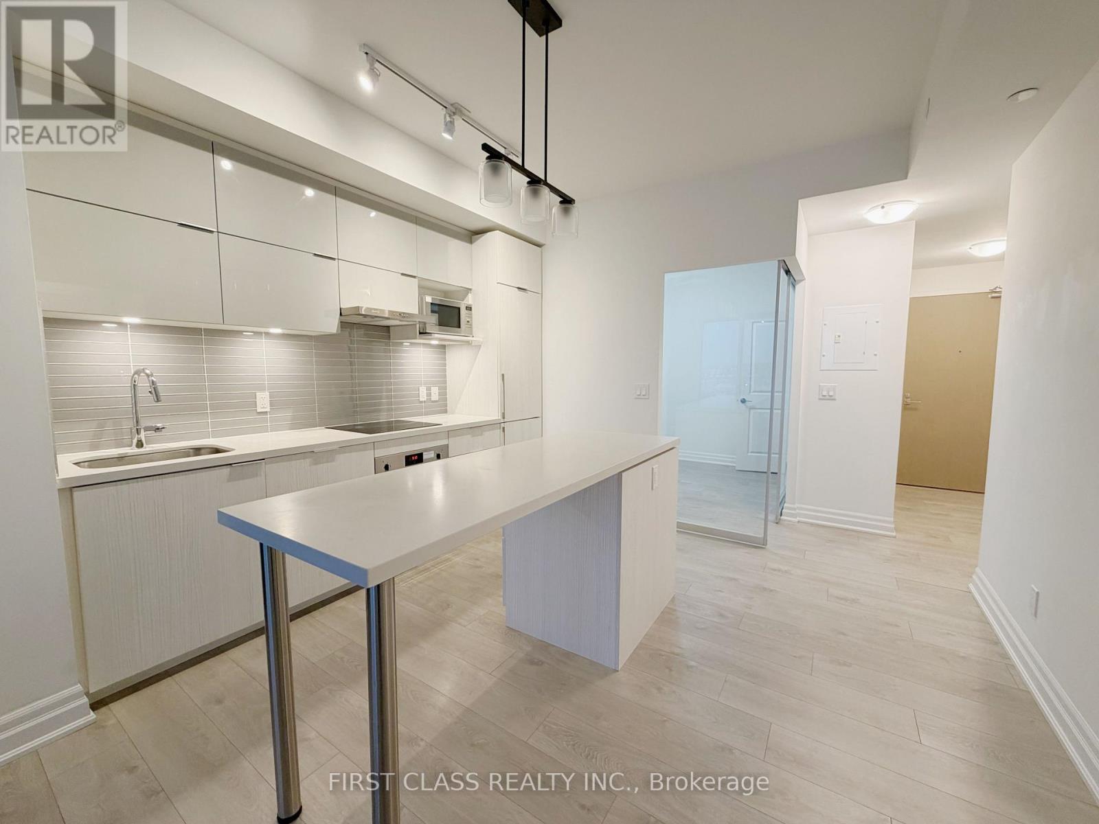 1102 - 8 Rouge Valley Drive W, Markham, Ontario  L6G 0G8 - Photo 6 - N12728032