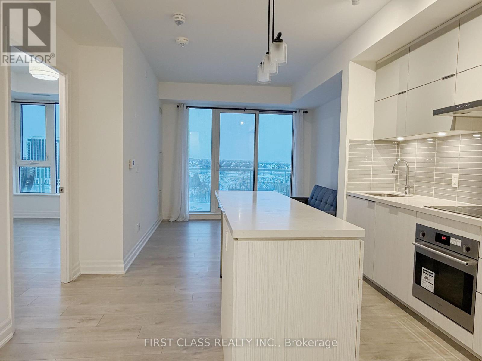 1102 - 8 Rouge Valley Drive W, Markham, Ontario  L6G 0G8 - Photo 7 - N12728032