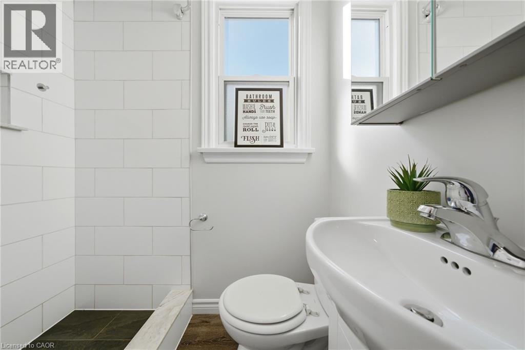 86 East 38th Street, Hamilton, Ontario  L8V 4E5 - Photo 17 - 40800814