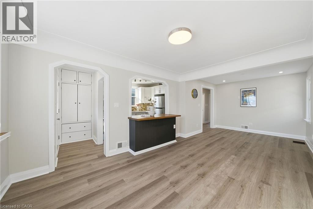 86 East 38th Street, Hamilton, Ontario  L8V 4E5 - Photo 6 - 40800814