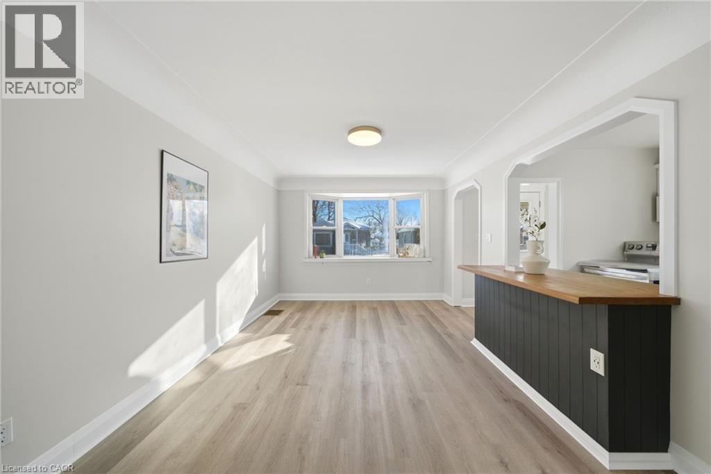 86 East 38th Street, Hamilton, Ontario  L8V 4E5 - Photo 8 - 40800814