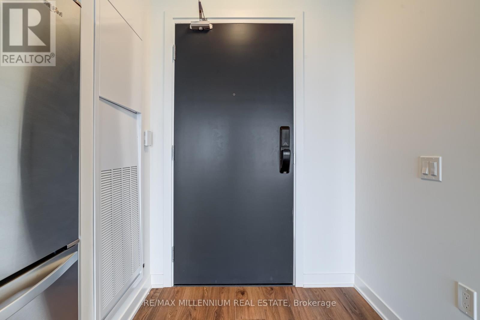 531 - 395 Dundas Street W, Oakville, Ontario  L6M 4M2 - Photo 8 - W12728020