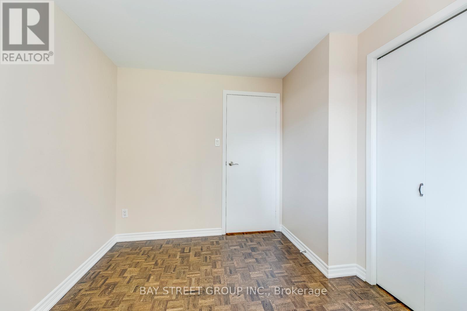 2281 Devon Road, Oakville, Ontario  L6J 5R2 - Photo 20 - W12728030