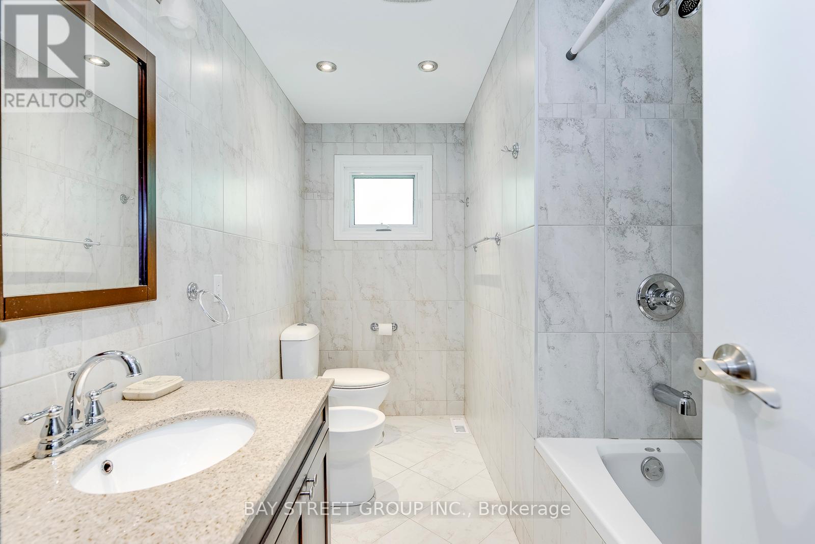 2281 Devon Road, Oakville, Ontario  L6J 5R2 - Photo 22 - W12728030