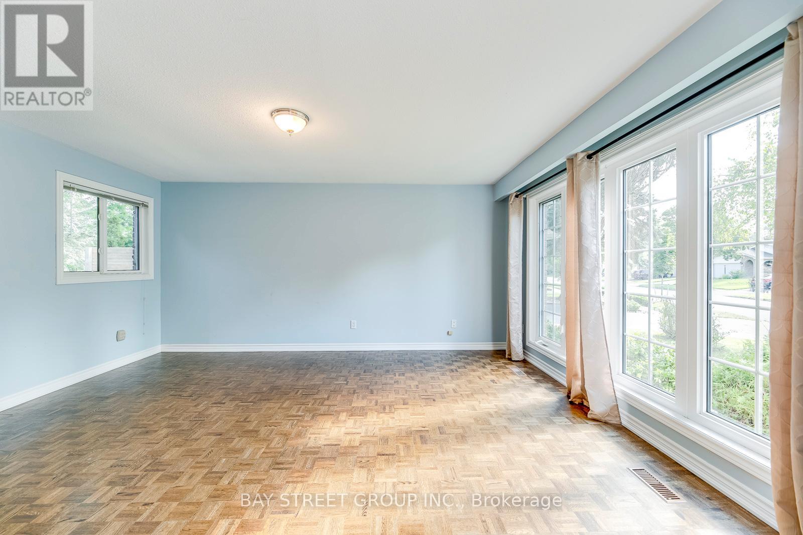 2281 Devon Road, Oakville, Ontario  L6J 5R2 - Photo 6 - W12728030