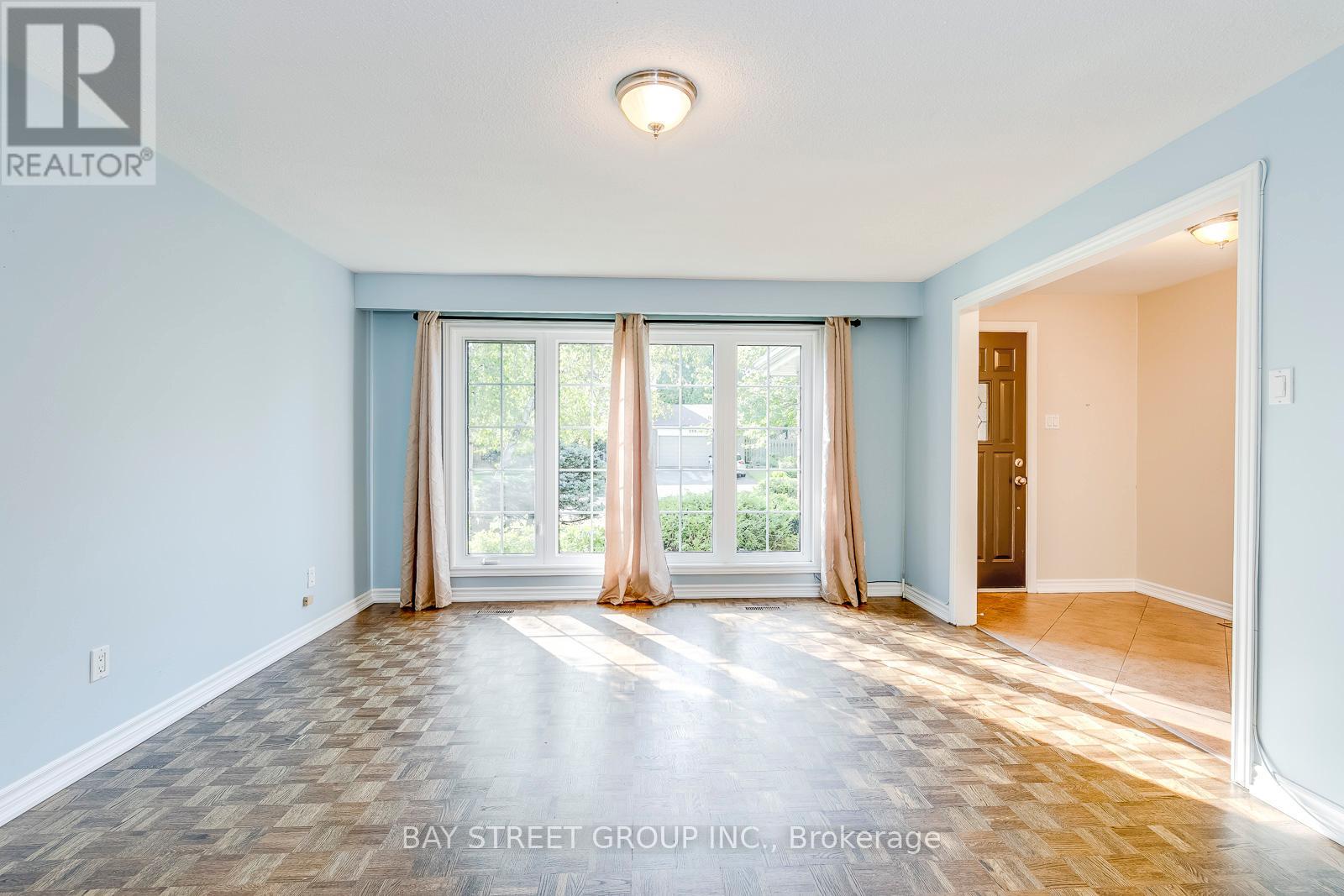 2281 Devon Road, Oakville, Ontario  L6J 5R2 - Photo 7 - W12728030