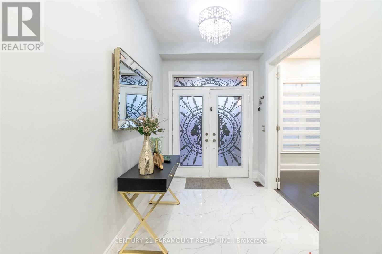 82 Leparc Road, Brampton, Ontario  L6P 2K2 - Photo 2 - W12728048