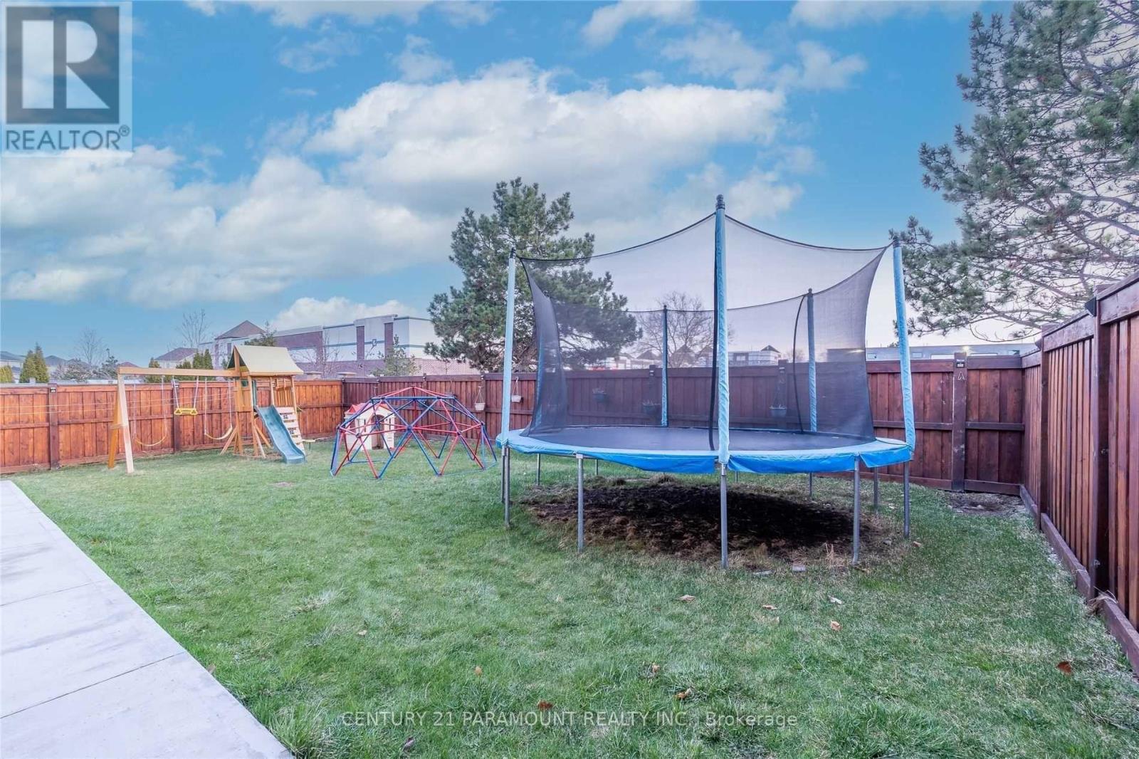 82 Leparc Road, Brampton, Ontario  L6P 2K2 - Photo 33 - W12728048