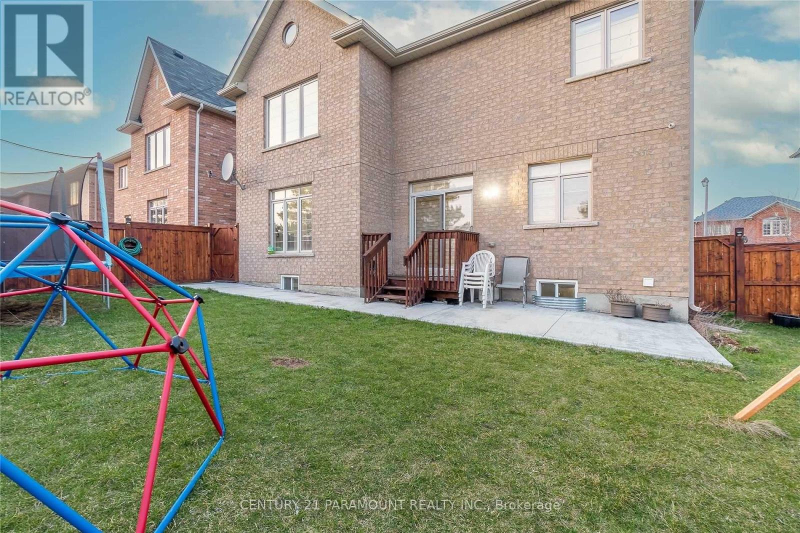 82 Leparc Road, Brampton, Ontario  L6P 2K2 - Photo 34 - W12728048