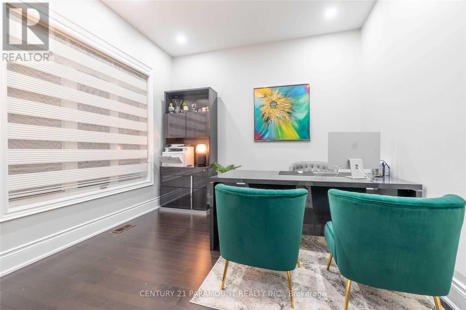 82 Leparc Road, Brampton, Ontario  L6P 2K2 - Photo 4 - W12728048