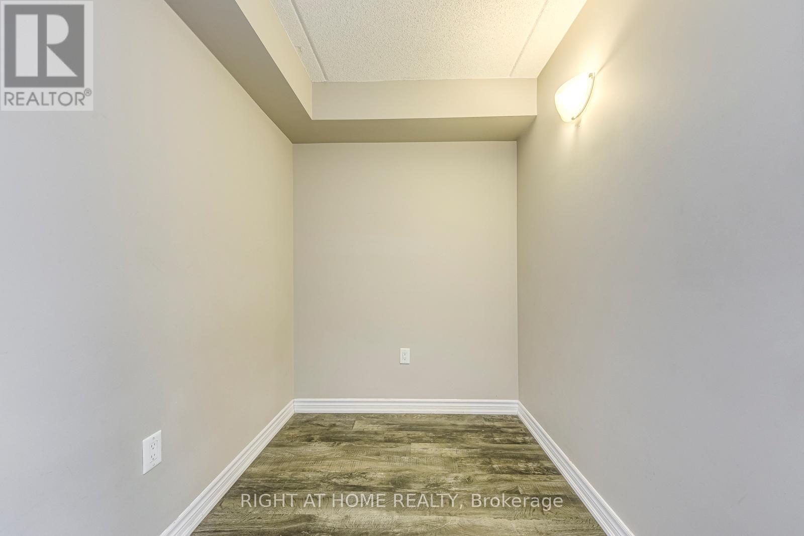 1007 - 716 Main Street E, Milton, Ontario  L9T 3P6 - Photo 7 - W12728054