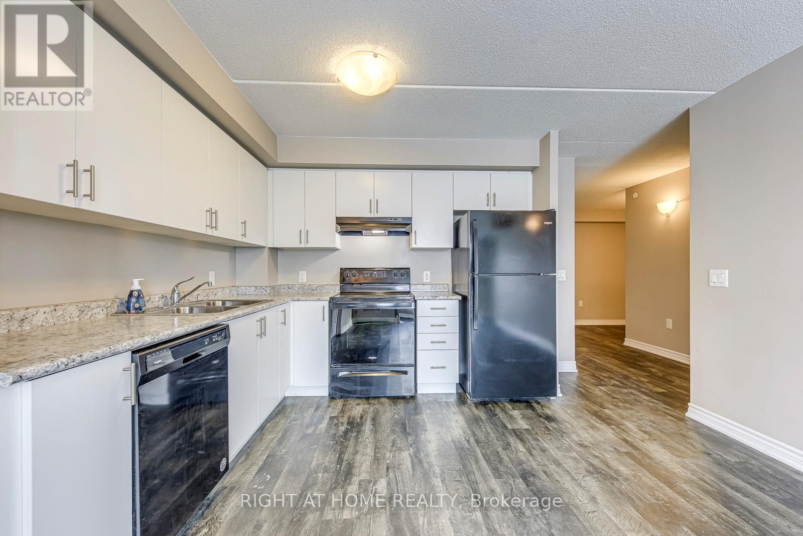 1007 - 716 Main Street E, Milton, Ontario  L9T 3P6 - Photo 8 - W12728054