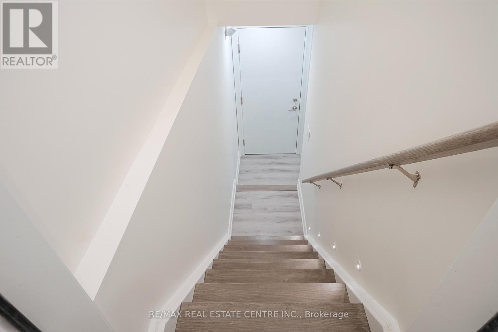 431 Ramsey Place, Milton, Ontario  L9B 1J6 - Photo 22 - W12728064