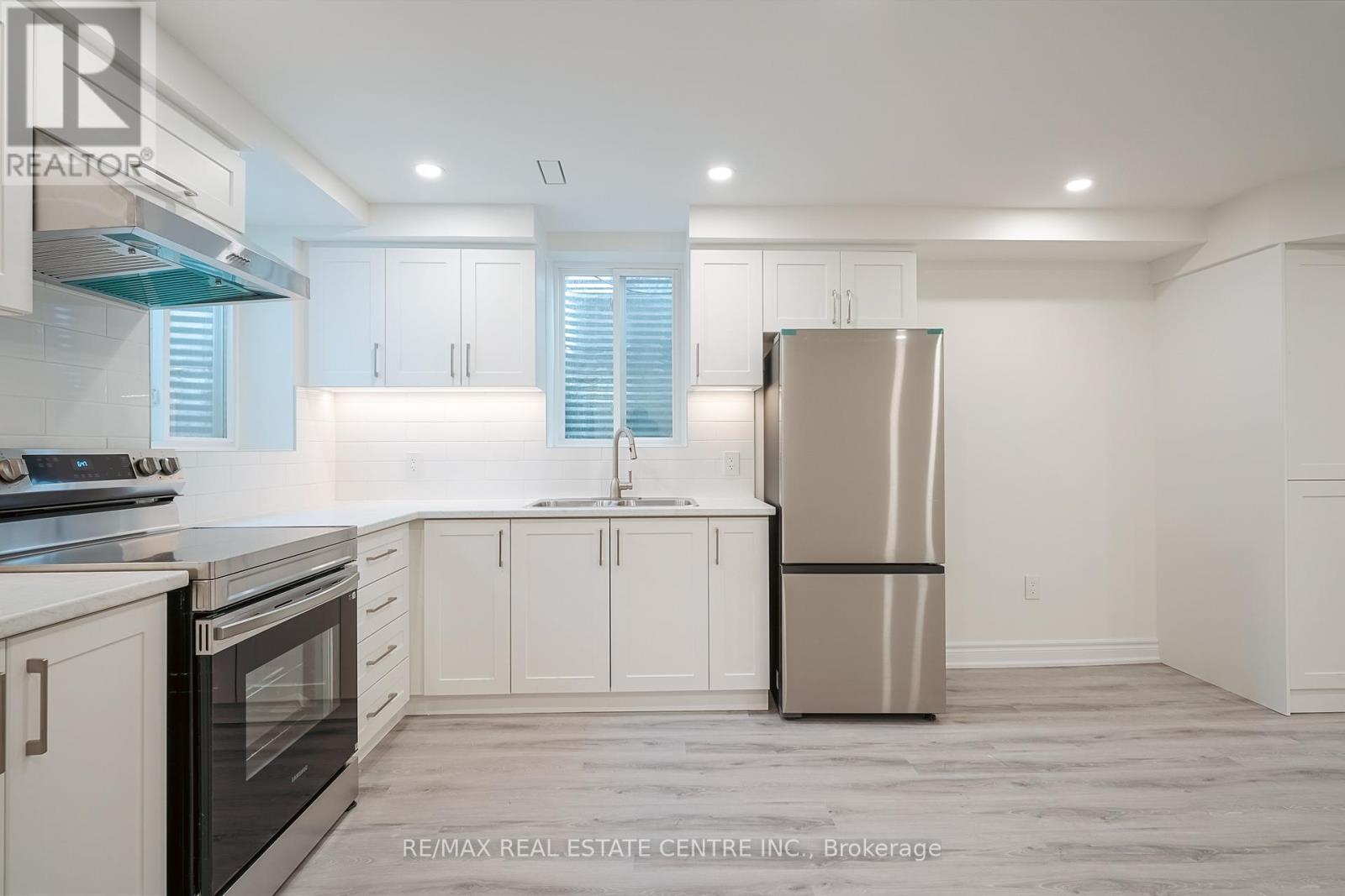 431 Ramsey Place, Milton, Ontario  L9B 1J6 - Photo 6 - W12728064