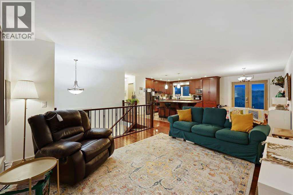 256 Lysander Place Se, Calgary, Alberta  T2c 1l9 - Photo 3 - A2281255