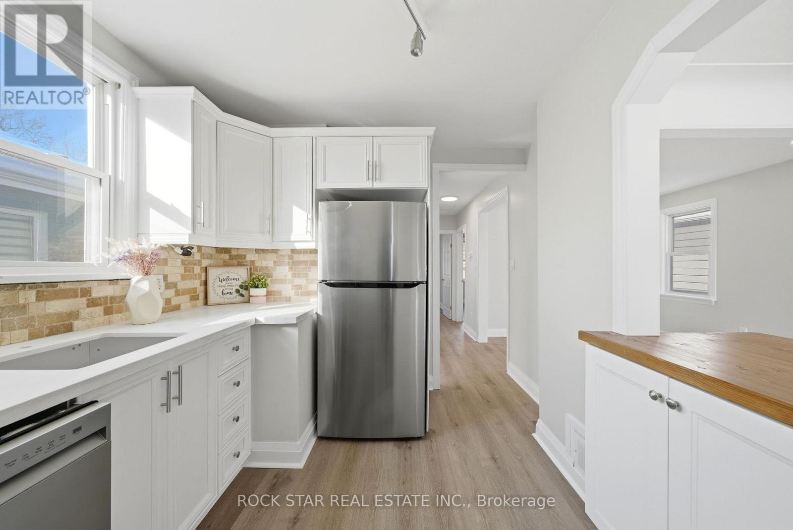 86 East 38th Street, Hamilton, Ontario  L8V 4E5 - Photo 11 - X12728050