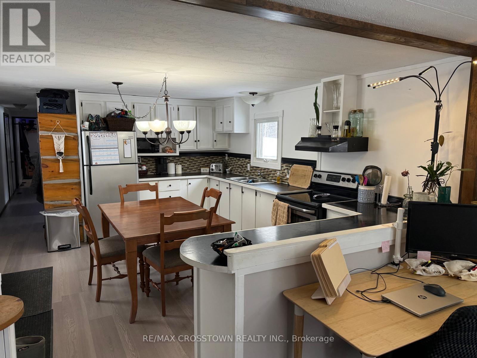 530 South Horn Lake Road, Armour, Ontario  P0A 1C0 - Photo 6 - X12728062