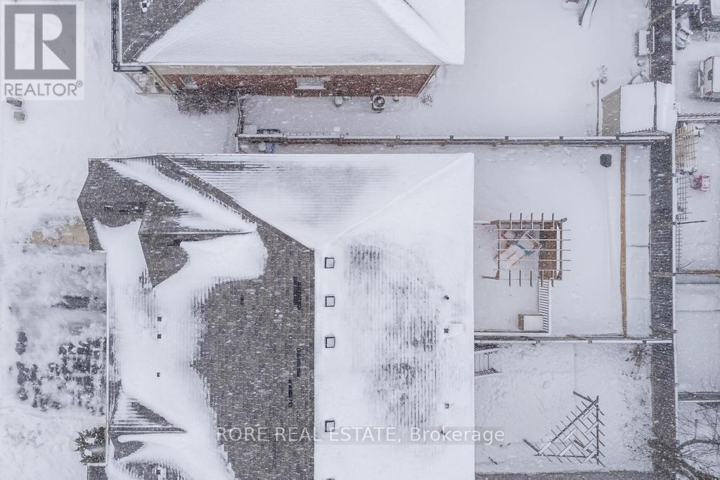 5081 Serena Drive, Lincoln, Ontario  L3J 1W4 - Photo 3 - X12728068