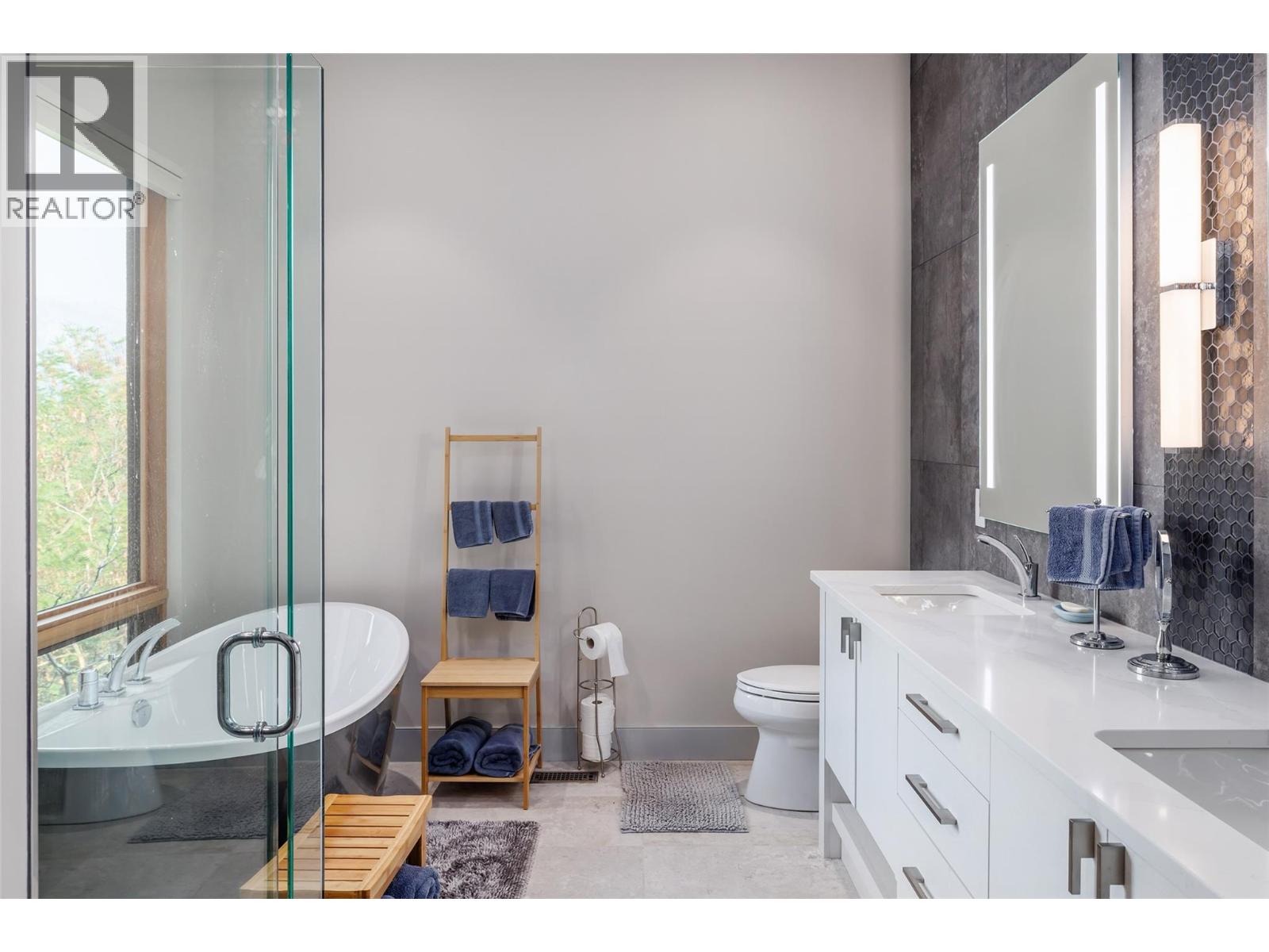 15896 Claridge Drive, Lake Country, British Columbia  V4V 2T6 - Photo 13 - 10373066