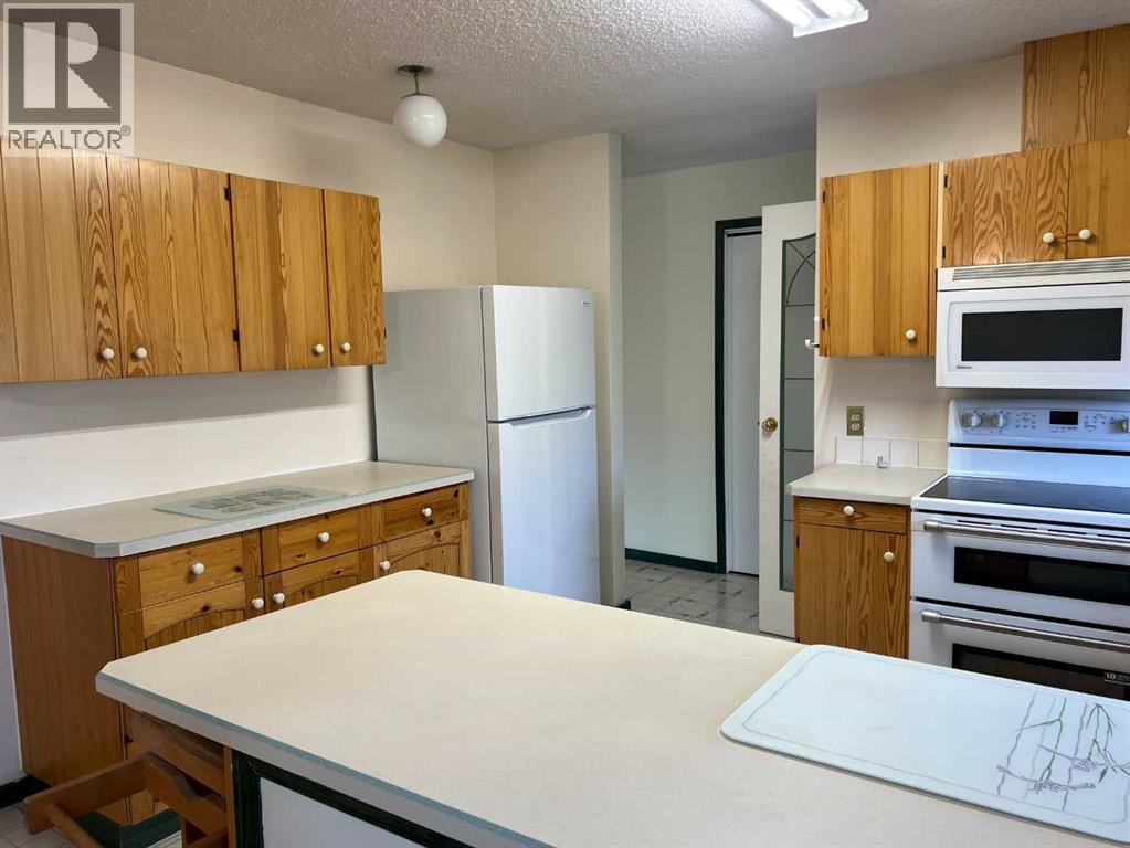 706 Hammond Drive N, Fox Creek, Alberta  T0H 1P0 - Photo 9 - A2268361