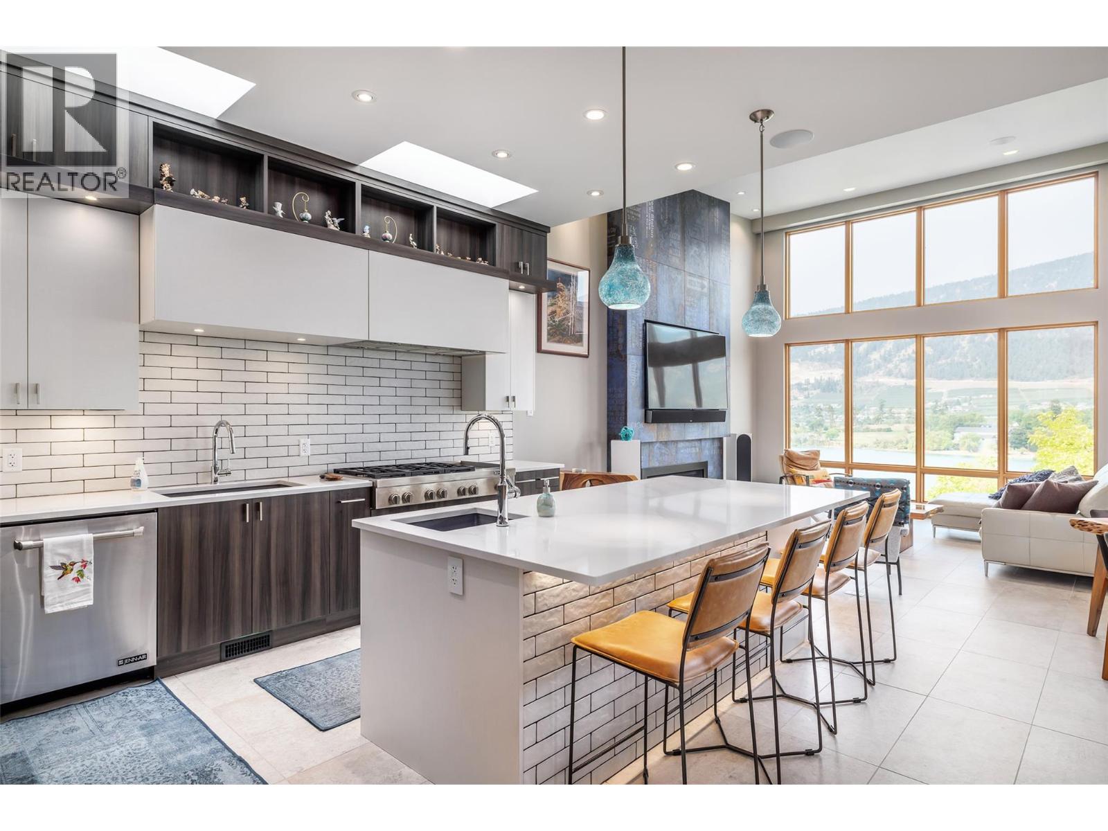 15896 Claridge Drive, Lake Country, British Columbia  V4V 2T6 - Photo 6 - 10373066