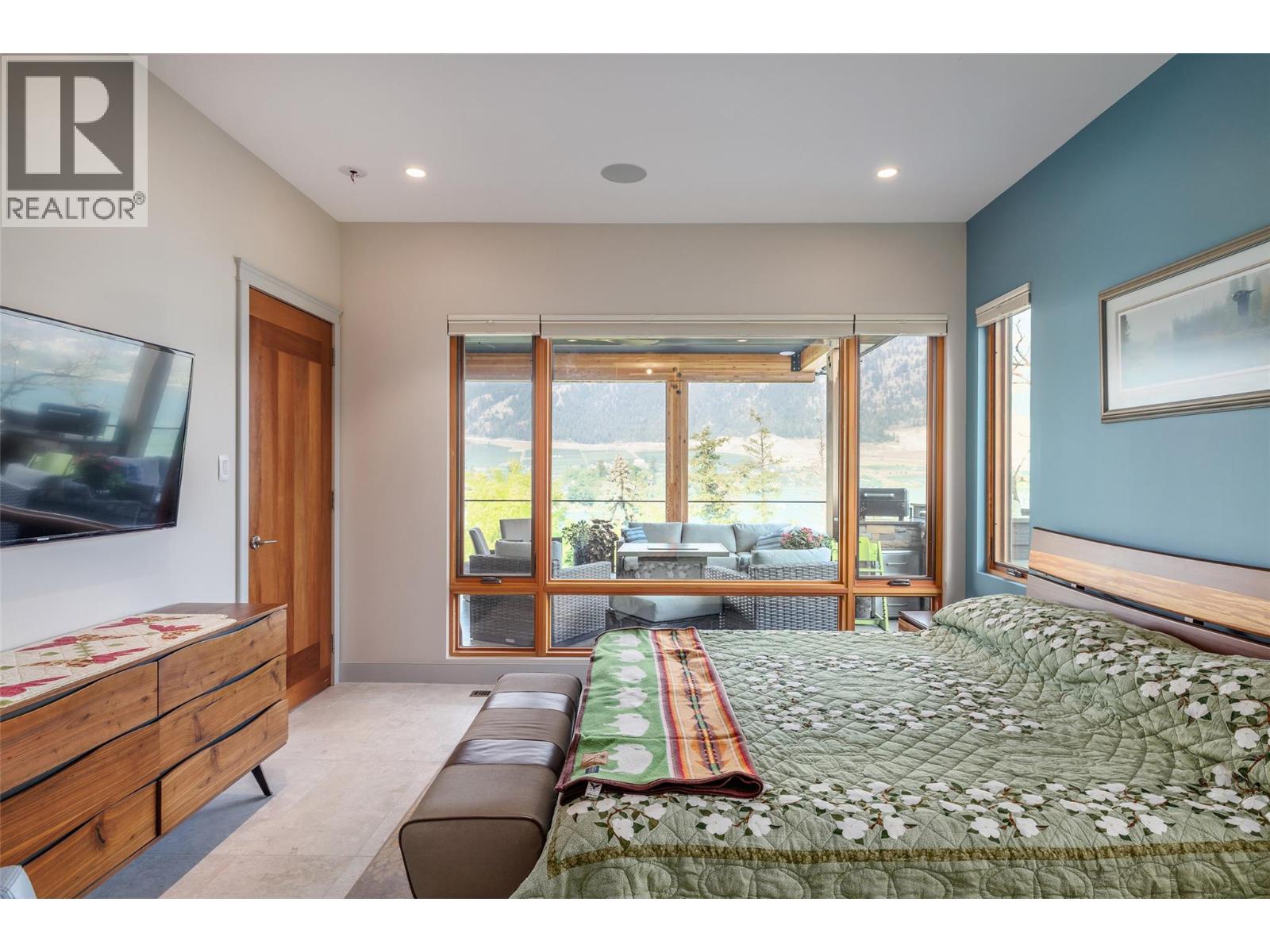 15896 Claridge Drive, Lake Country, British Columbia  V4V 2T6 - Photo 12 - 10373066