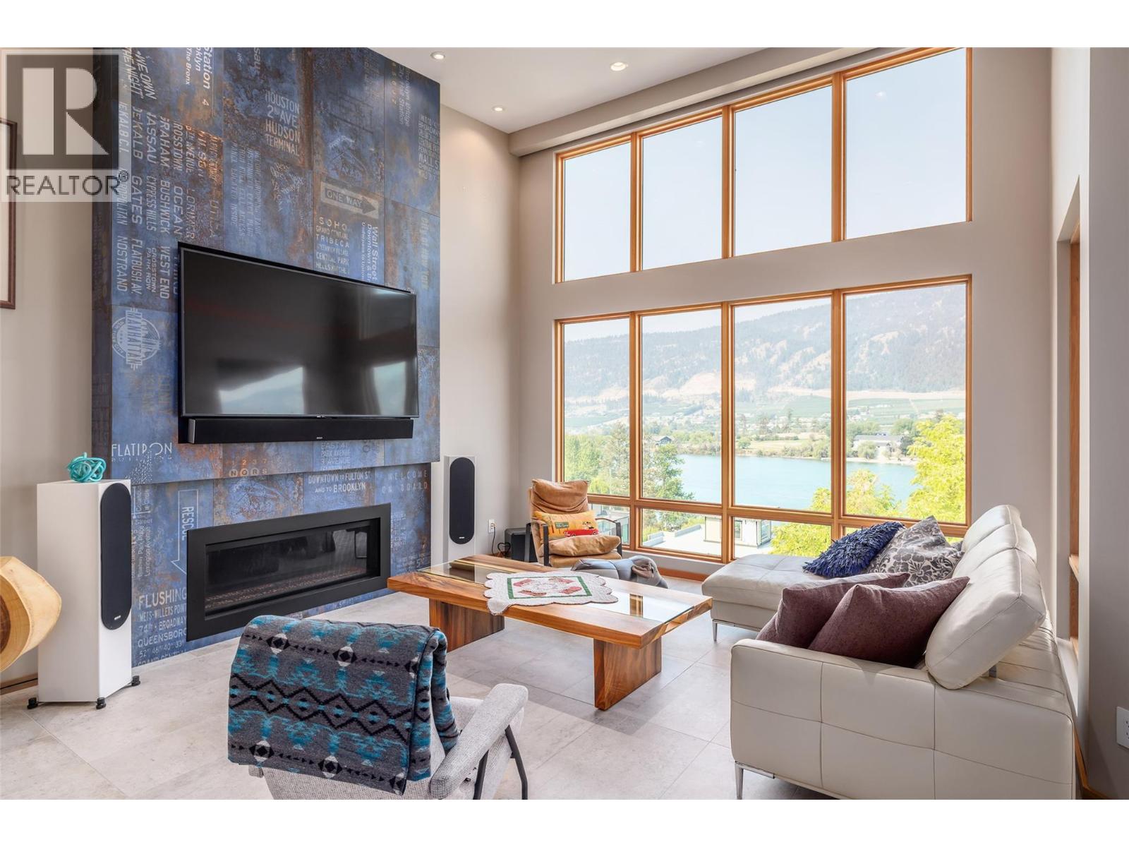 15896 Claridge Drive, Lake Country, British Columbia  V4V 2T6 - Photo 5 - 10373066