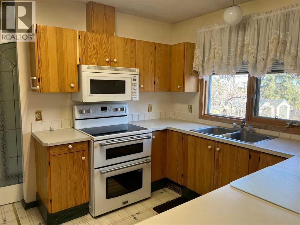 706 Hammond Drive N, Fox Creek, Alberta  T0H 1P0 - Photo 6 - A2268361