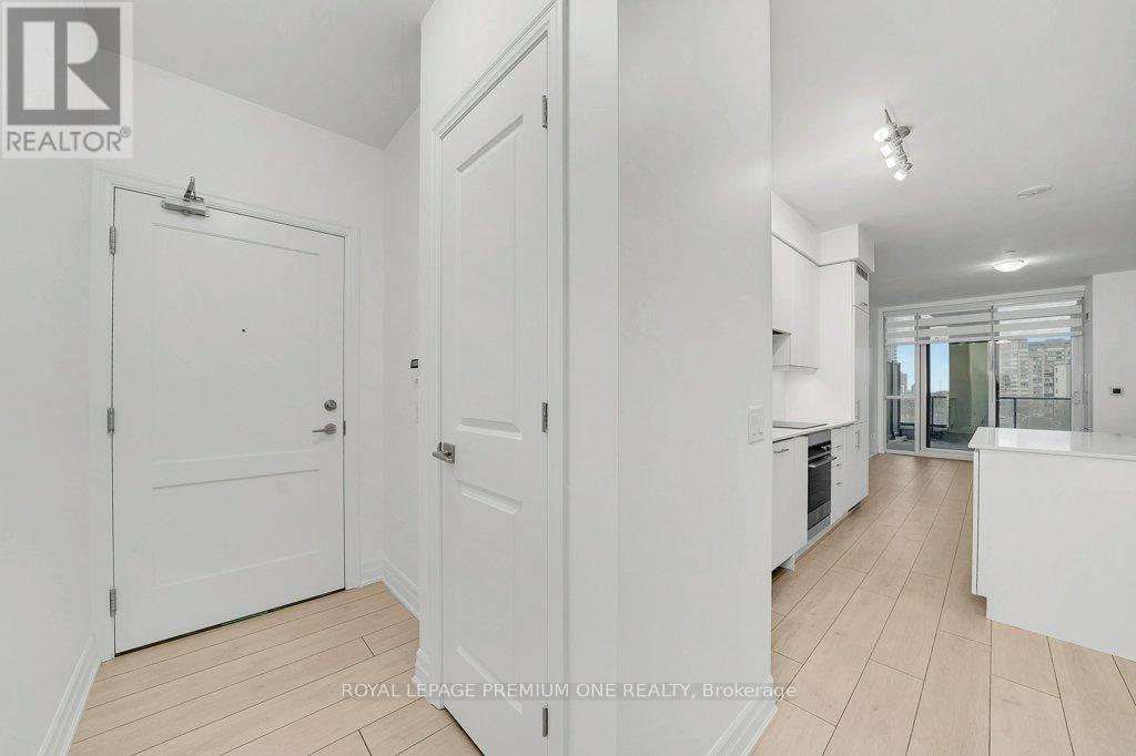 306 - 30 Elm Drive W, Mississauga, Ontario  L5A 4C3 - Photo 3 - W12728082