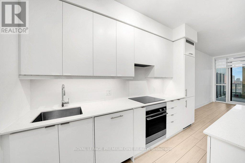 306 - 30 Elm Drive W, Mississauga, Ontario  L5A 4C3 - Photo 6 - W12728082