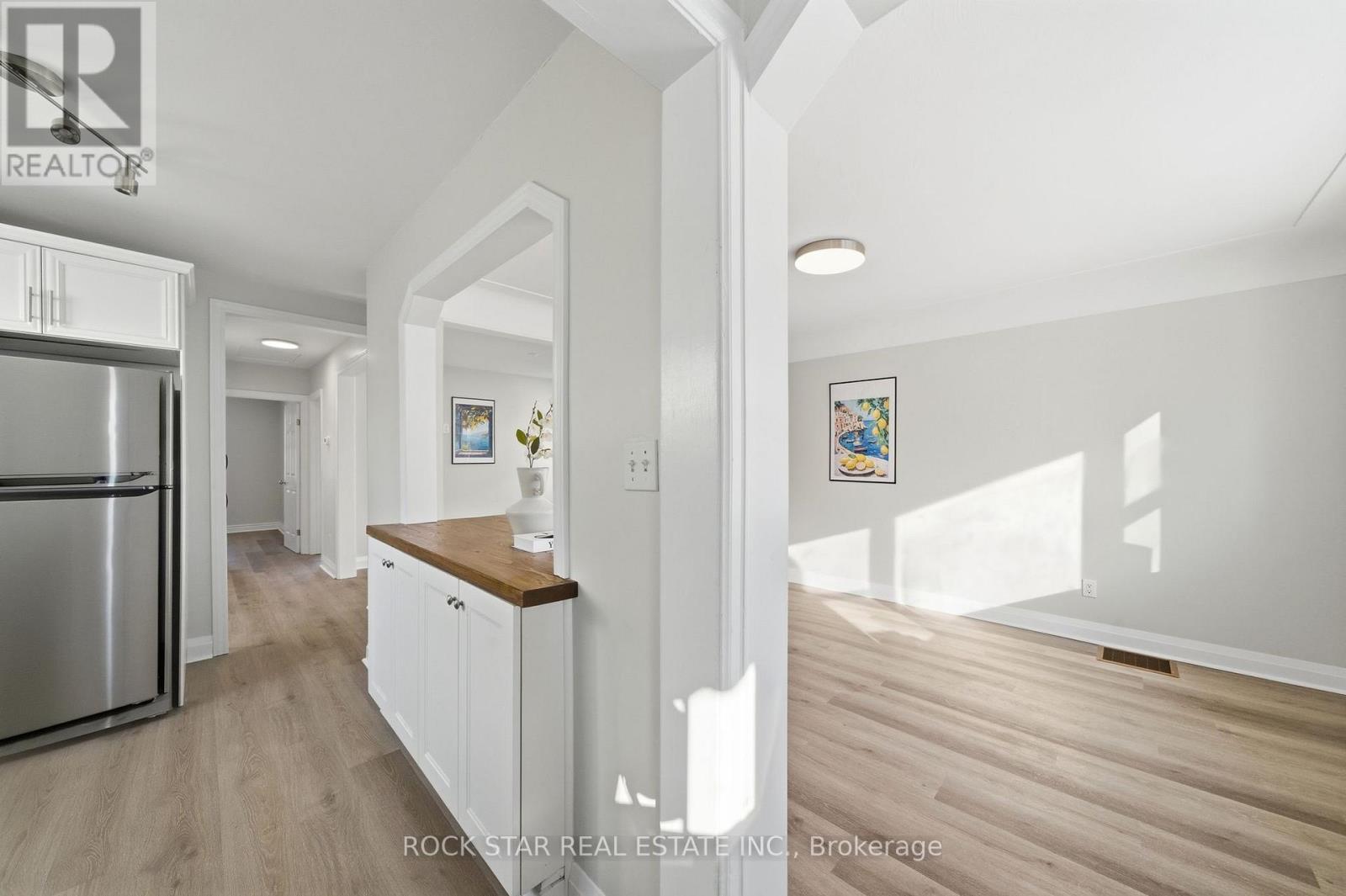 86 East 38th Street, Hamilton, Ontario  L8V 4E5 - Photo 4 - X12728076