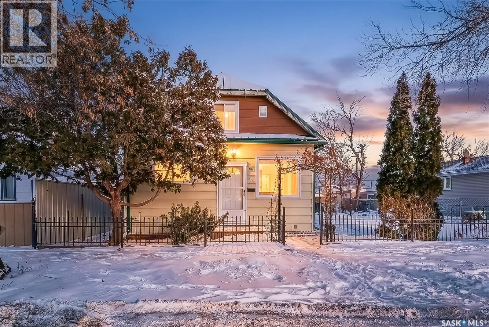 222 Lillooet STREET W, Moose Jaw, Saskatchewan
