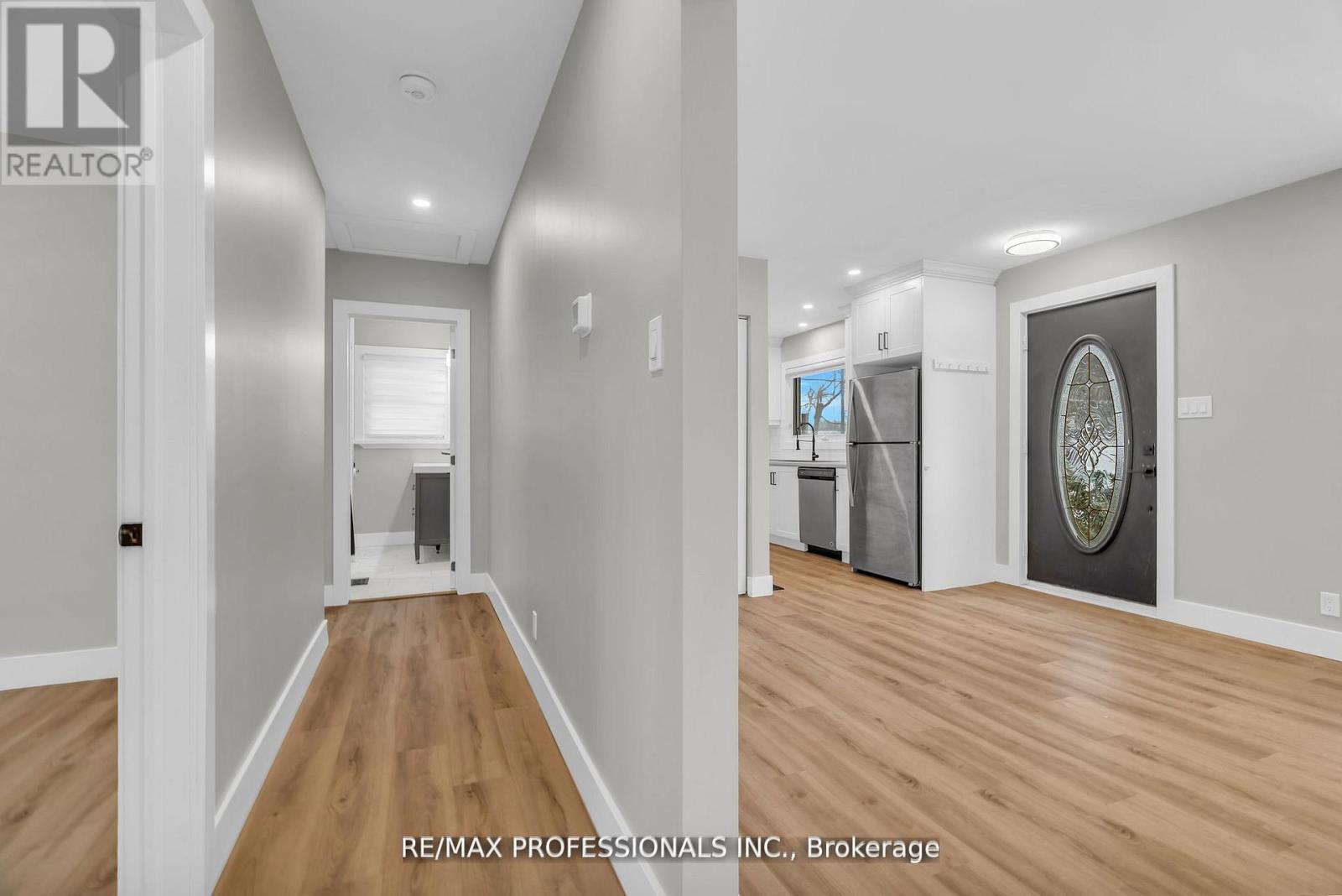 Upper - 139 Byron Avenue, Kitchener, Ontario  N2C 1Z7 - Photo 10 - X12669558