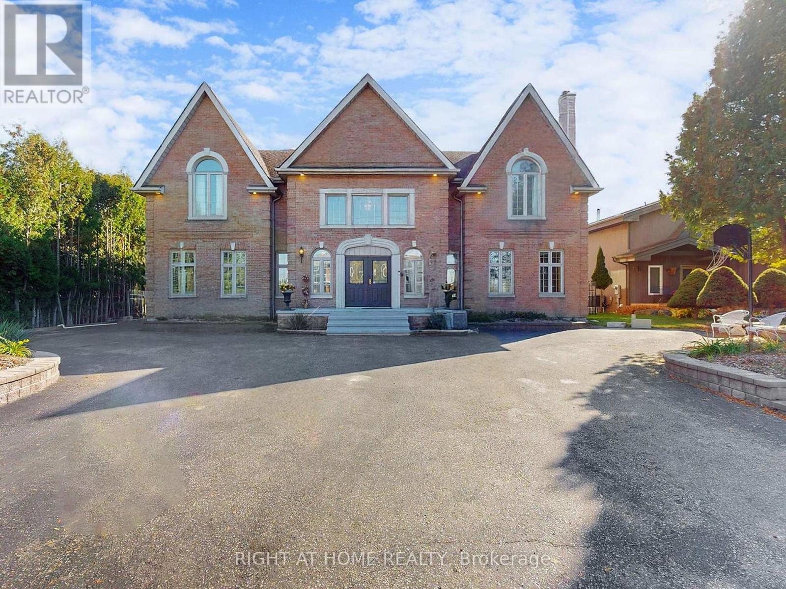 26 Ontoro Boulevard, Ajax, Ontario  L1Z 1X6 - Photo 3 - E12518528