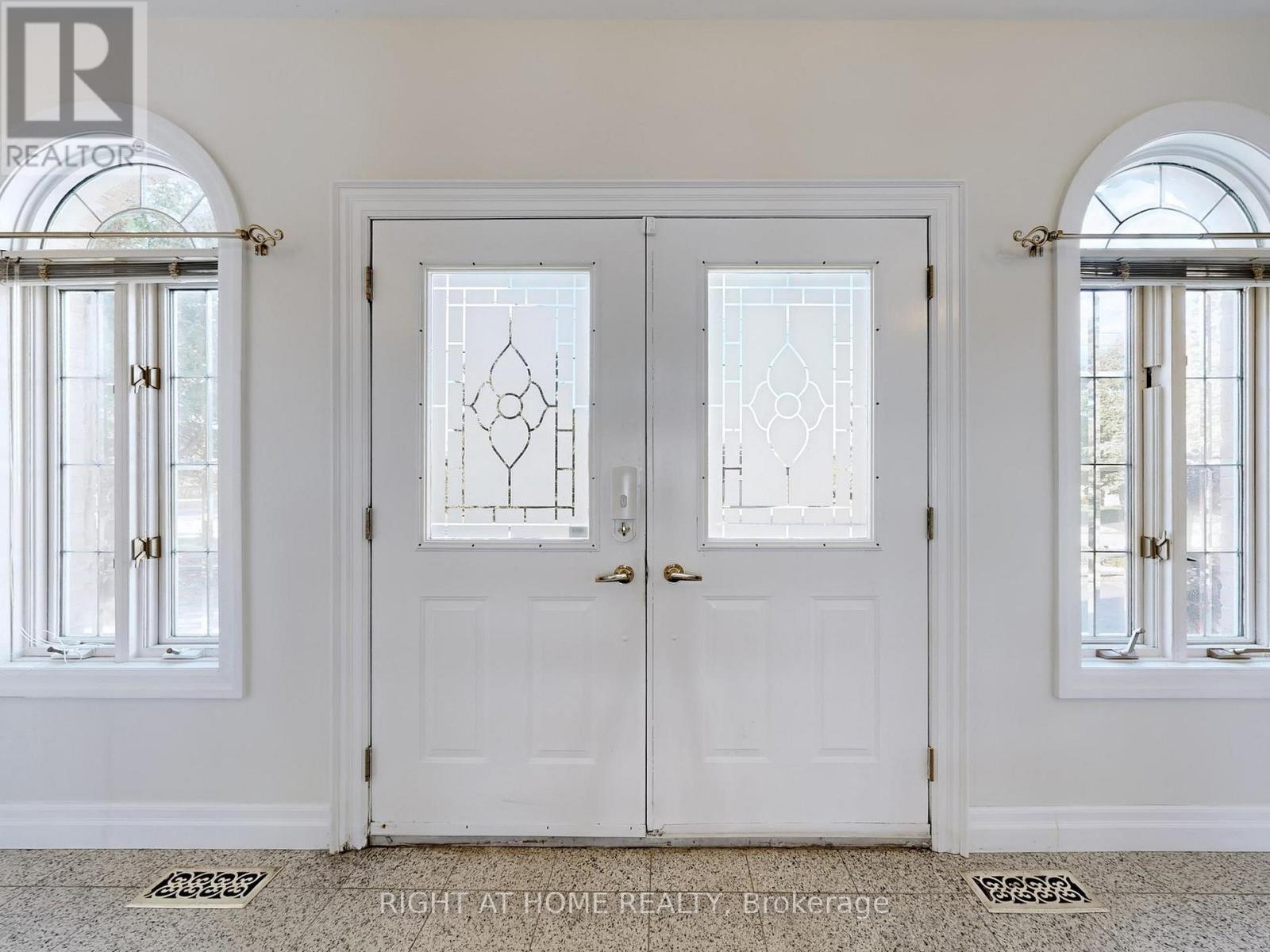 26 Ontoro Boulevard, Ajax, Ontario  L1Z 1X6 - Photo 6 - E12518528