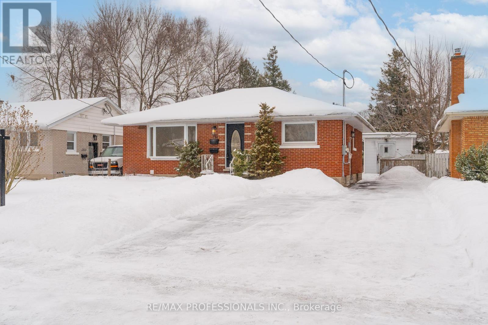 LOWER - 139 BYRON AVENUE, Kitchener, Ontario