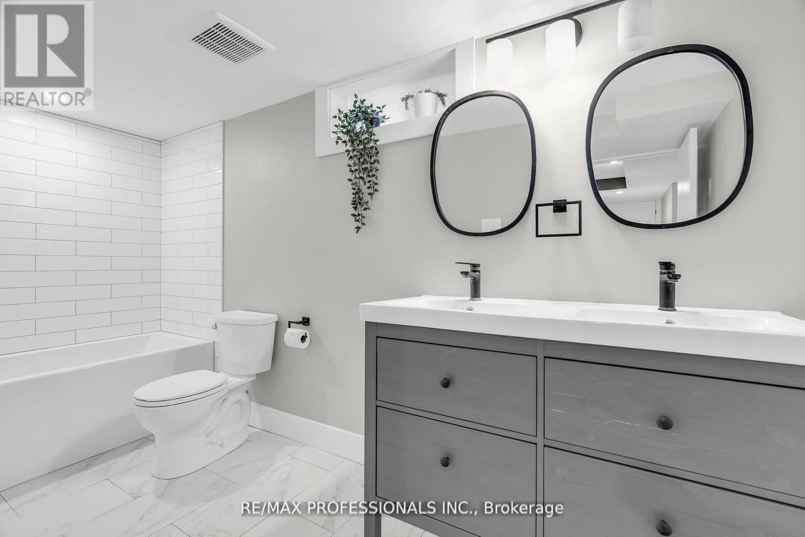 Lower - 139 Byron Avenue, Kitchener, Ontario  N2C 1Z7 - Photo 13 - X12583344