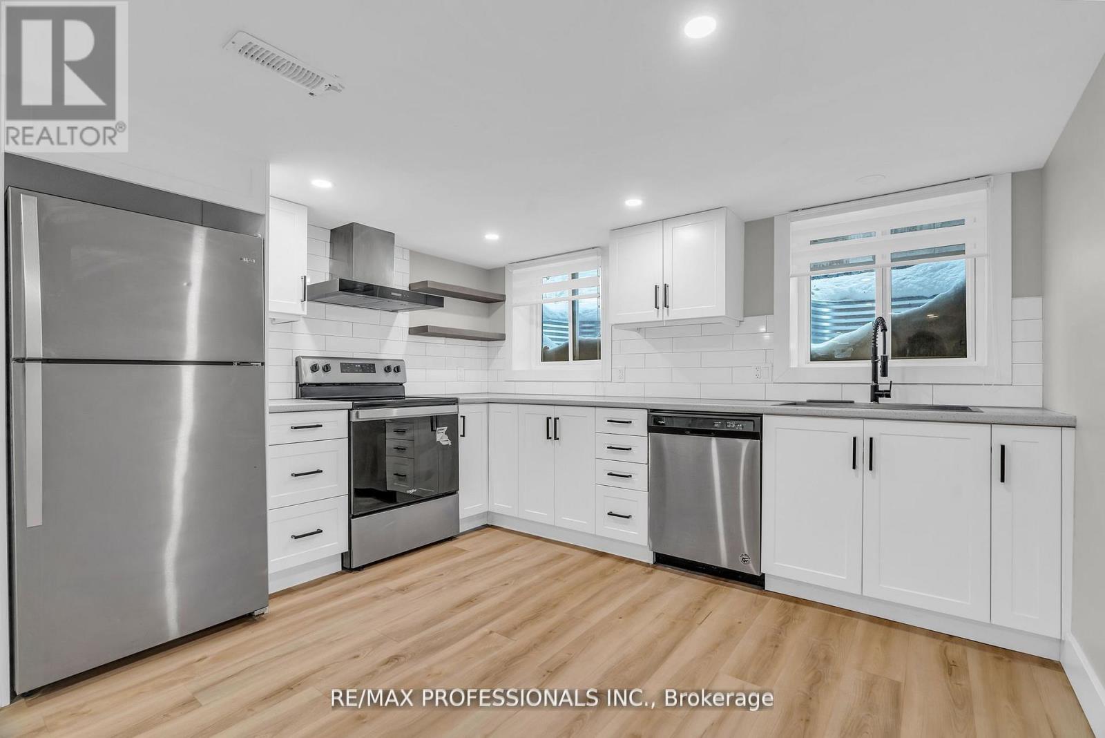 Lower - 139 Byron Avenue, Kitchener, Ontario  N2C 1Z7 - Photo 5 - X12583344