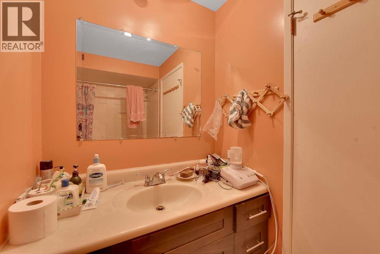 Listing Picture 28 of 39 : 10640 ANAHIM DRIVE, Richmond / 烈治文 - 魯藝地產 Yvonne Lu Group - MLS Medallion Club Member