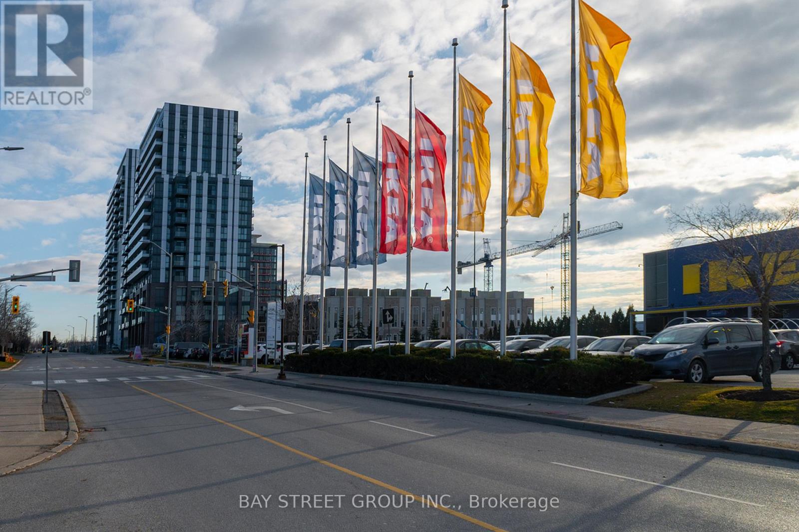 906 - 10 HONEYCRISP CRESCENT N, Vaughan, Ontario