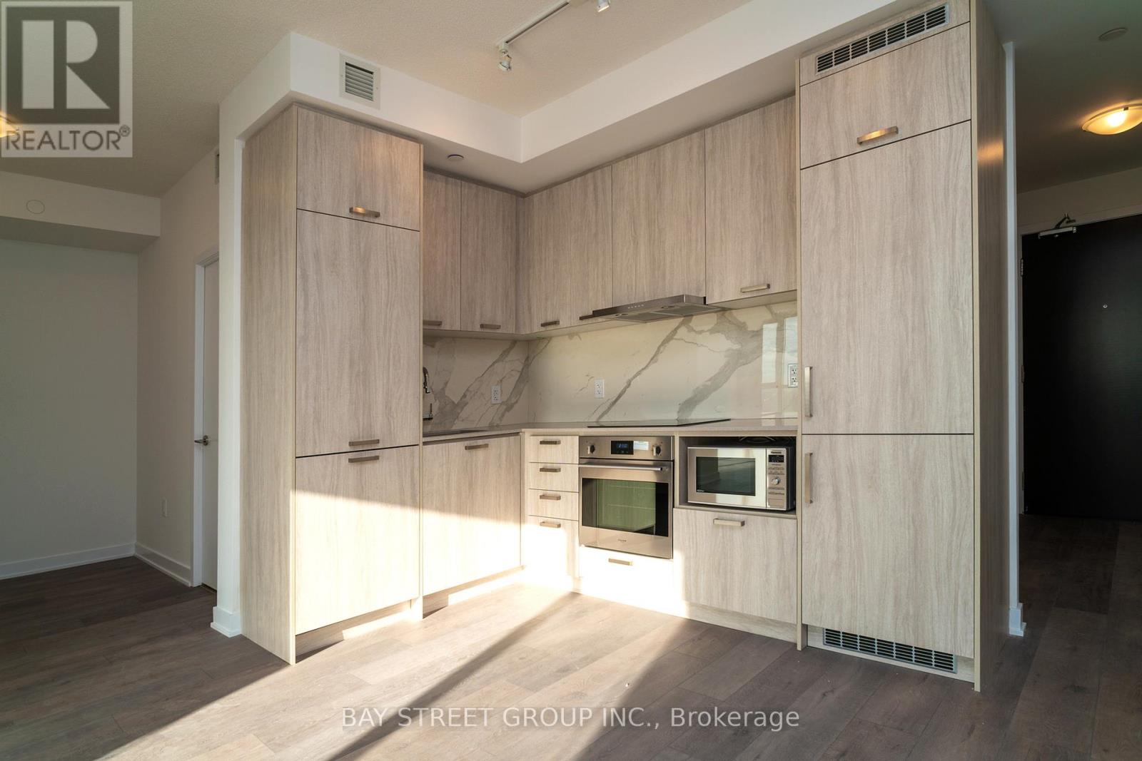 906 - 10 Honeycrisp Crescent N, Vaughan, Ontario  L4K 0M7 - Photo 11 - N12728088