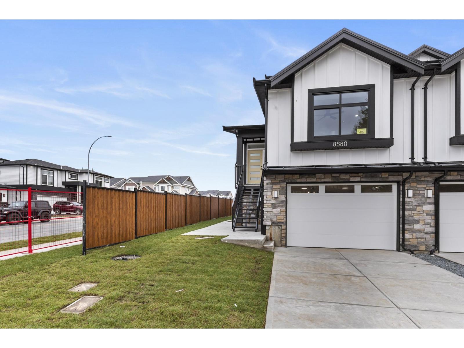 8590 Dunbar Way, Mission, British Columbia  V4S 0A7 - Photo 3 - R3073232