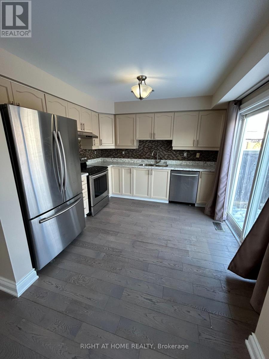 15 Allworth Crescent, Clarington, Ontario  L1C 0B5 - Photo 5 - E12697774