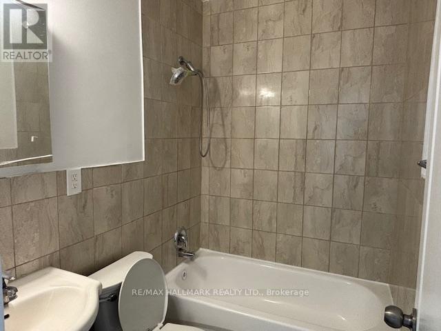 B4 - 2 Kinsdale Boulevard, Toronto, Ontario  M8Y 1T7 - Photo 3 - W12728122