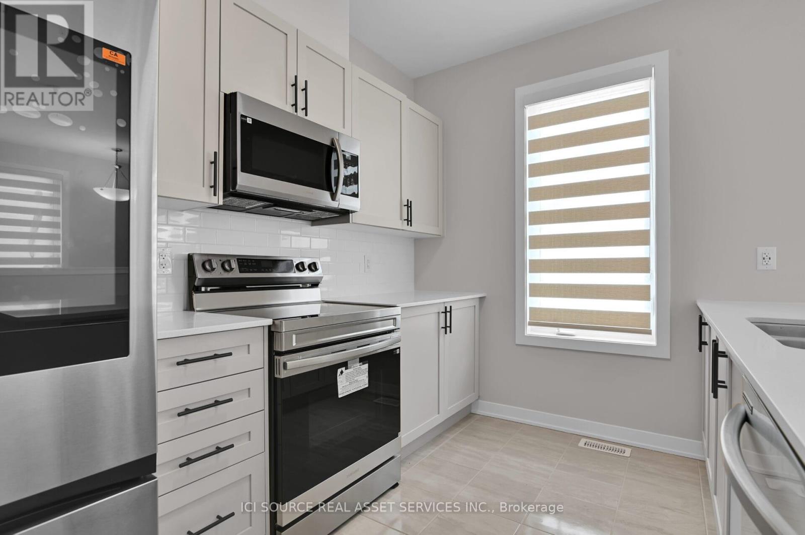 334 Falsetto Street, Ottawa, Ontario  K1W 0S6 - Photo 10 - X12728124