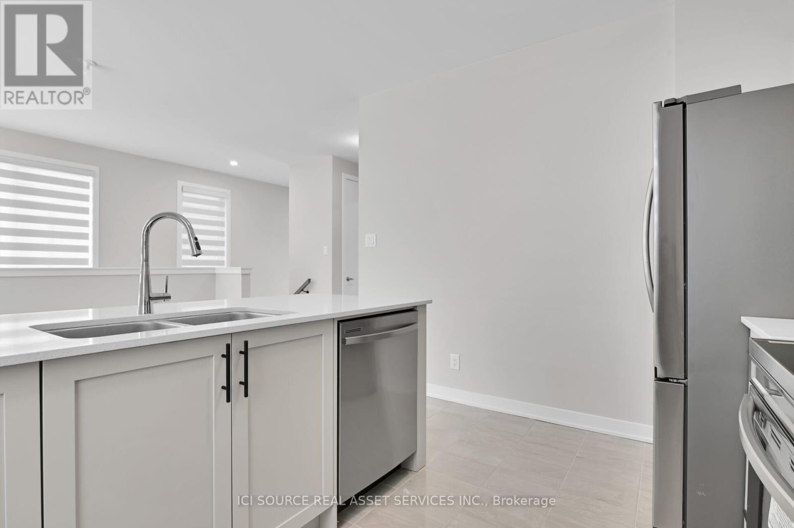 334 Falsetto Street, Ottawa, Ontario  K1W 0S6 - Photo 12 - X12728124