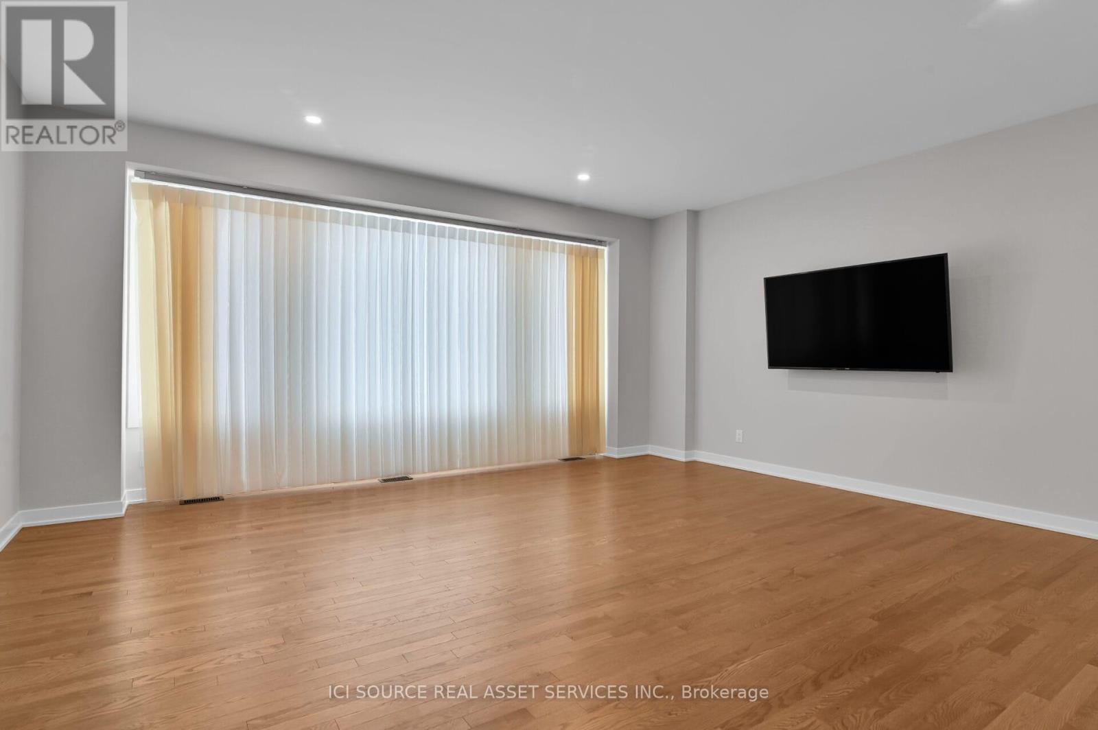 334 Falsetto Street, Ottawa, Ontario  K1W 0S6 - Photo 14 - X12728124